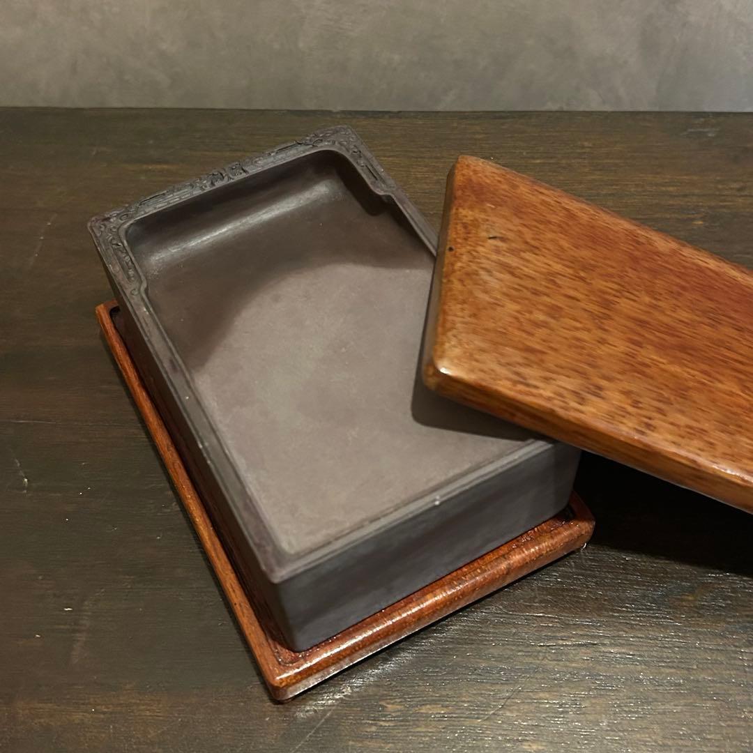 分厚く高さを持つ　端渓硯　中国の硯　龍　ドラゴン