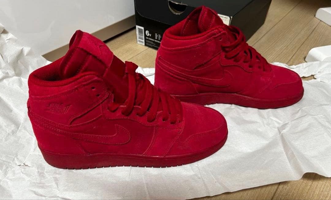 NIKE RETRO HIGHナイキ エアジョーダン1 レトロ ハイ　レッド