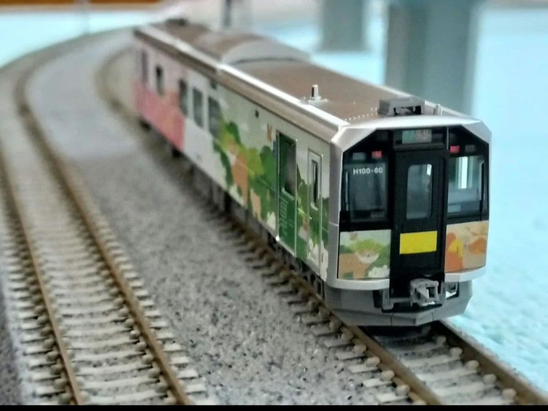 TOMIX 98137バラシ H100-80 石北本線ラッピング M車