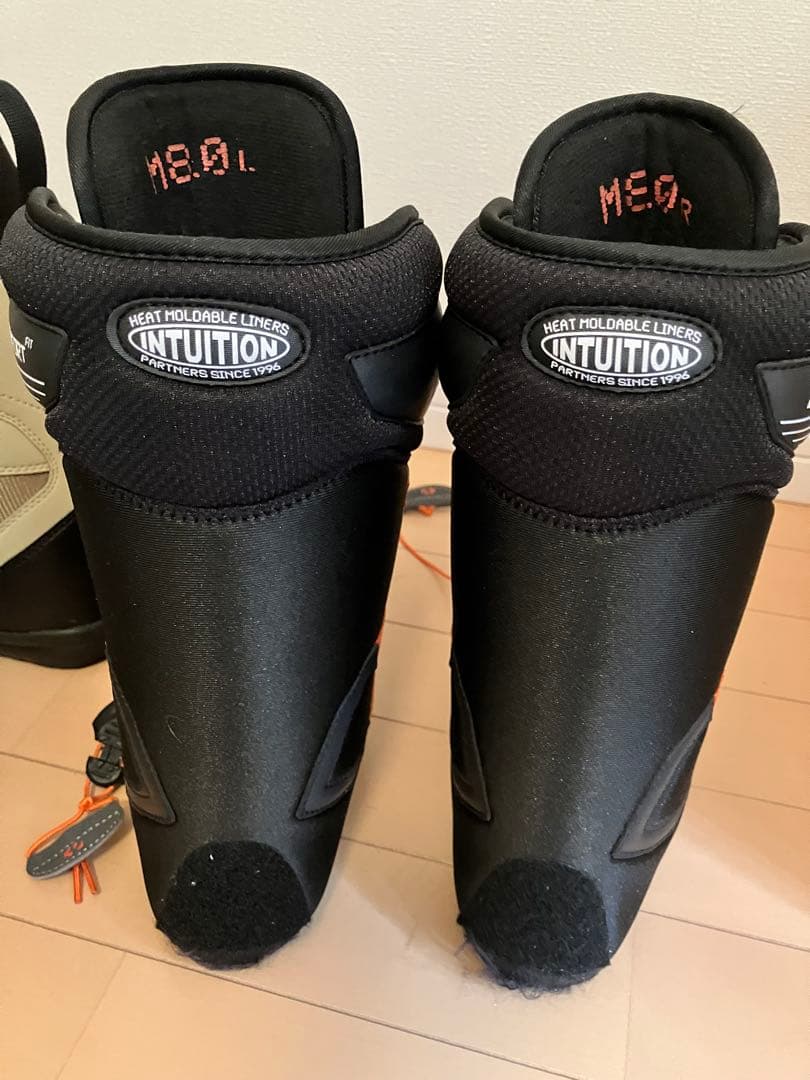 シーズン終盤thirtytwo スノボブーツ BOAシステムダブルBOA US8