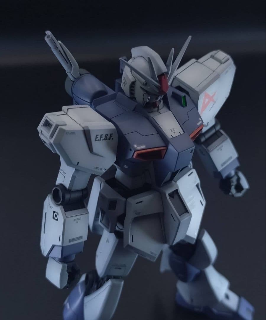 ガンプラ　完成品　EG　1/144 νガンダム