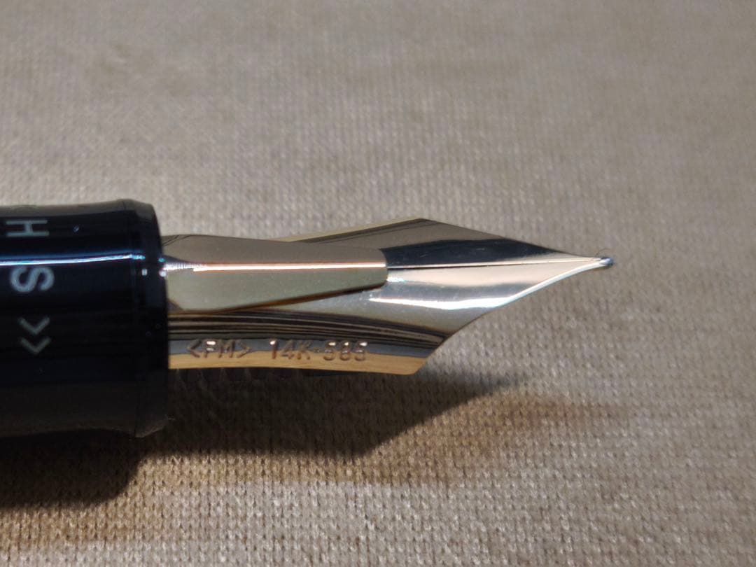 PILOT 万年筆 ジャスタス95 ネットブラック FMニブ