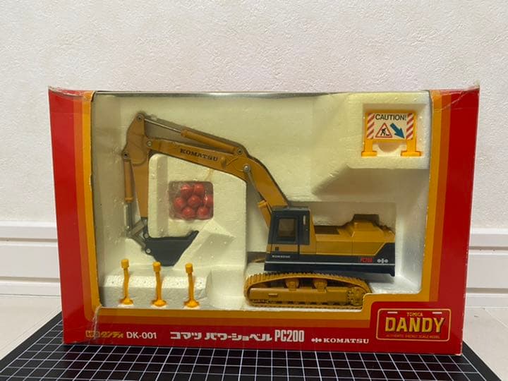 トミカダンディ KOMATSU (コマツ)パワーショベル PC200