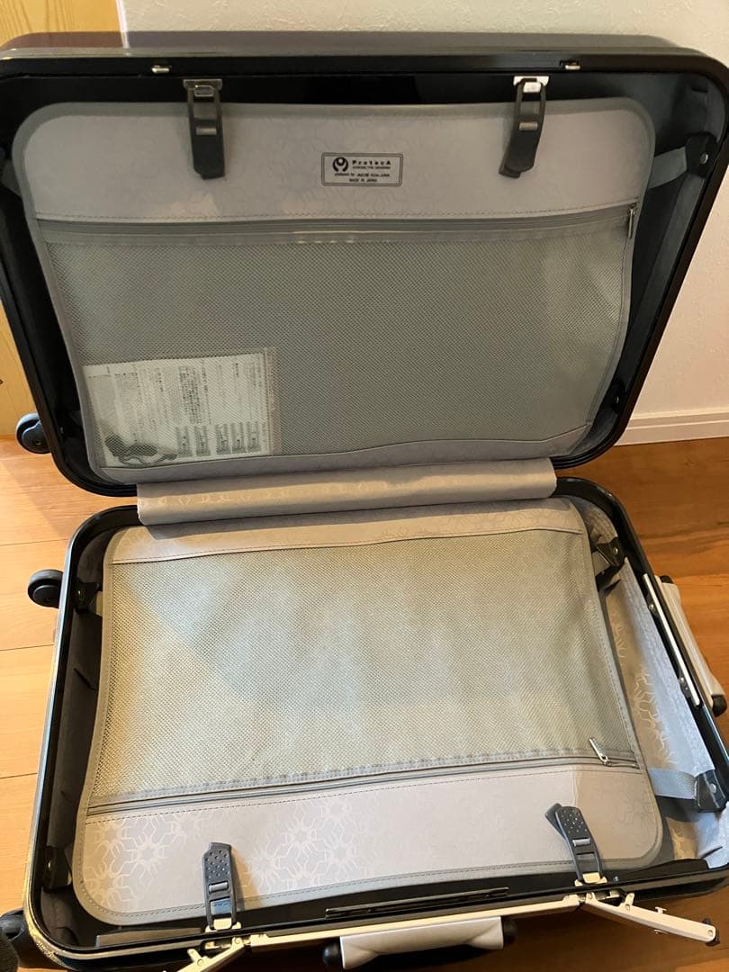 proteca スーツケース　エヴァンゲリオン　コラボ