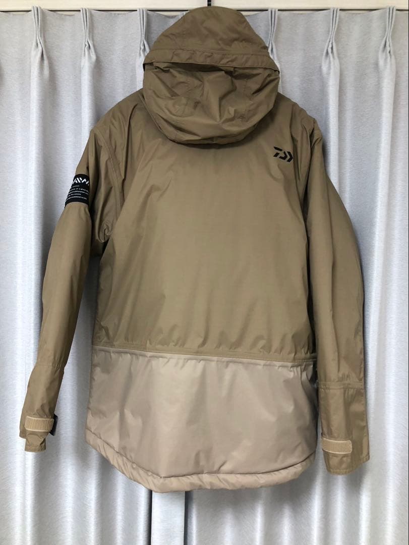 ダイワ　ウインタースーツ上下セットＭ