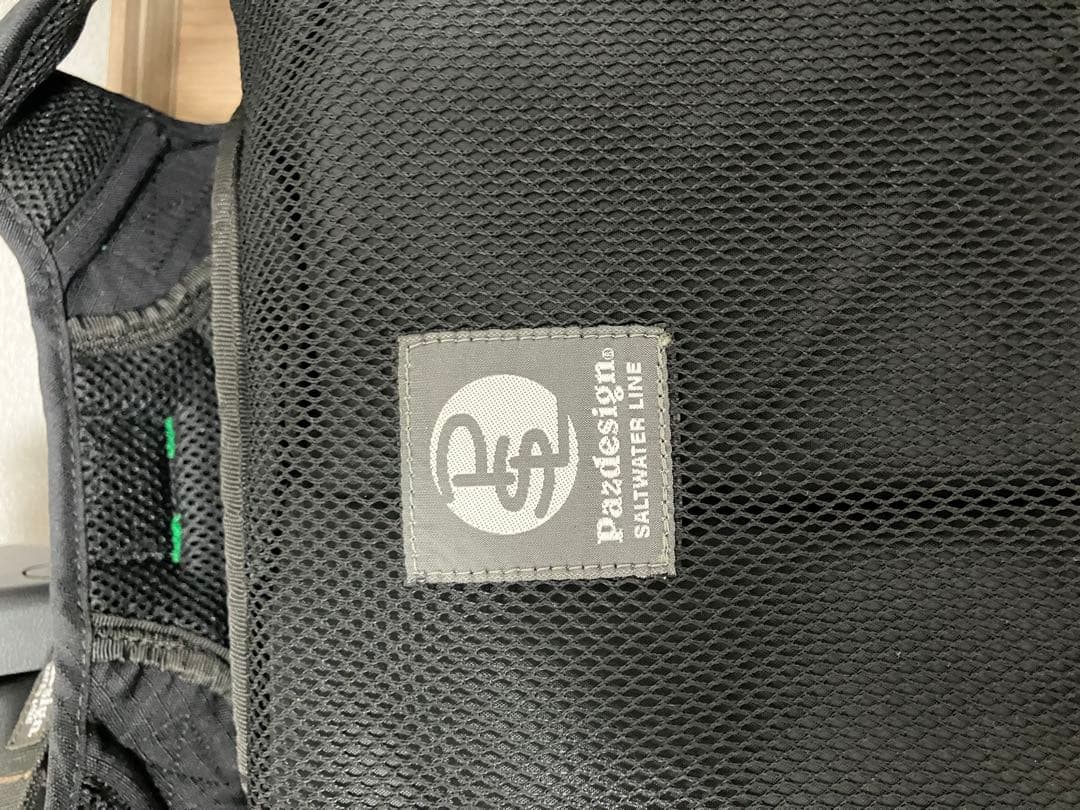 Pazdesign フィッシングベスト ブラック/グリーン