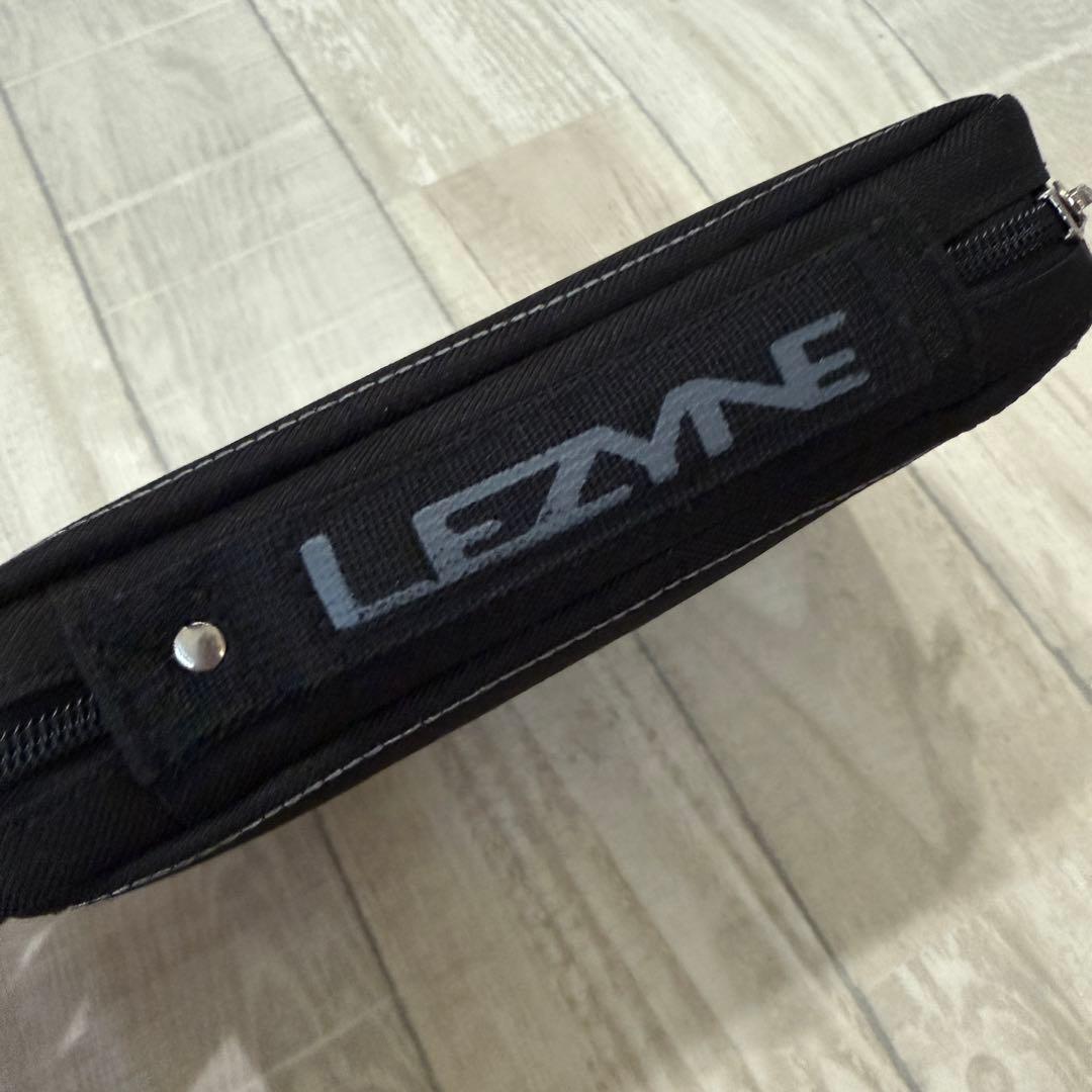 【新品・タグ付】LEZYNEの多機能ツールキット、ブラックのジッパーケース