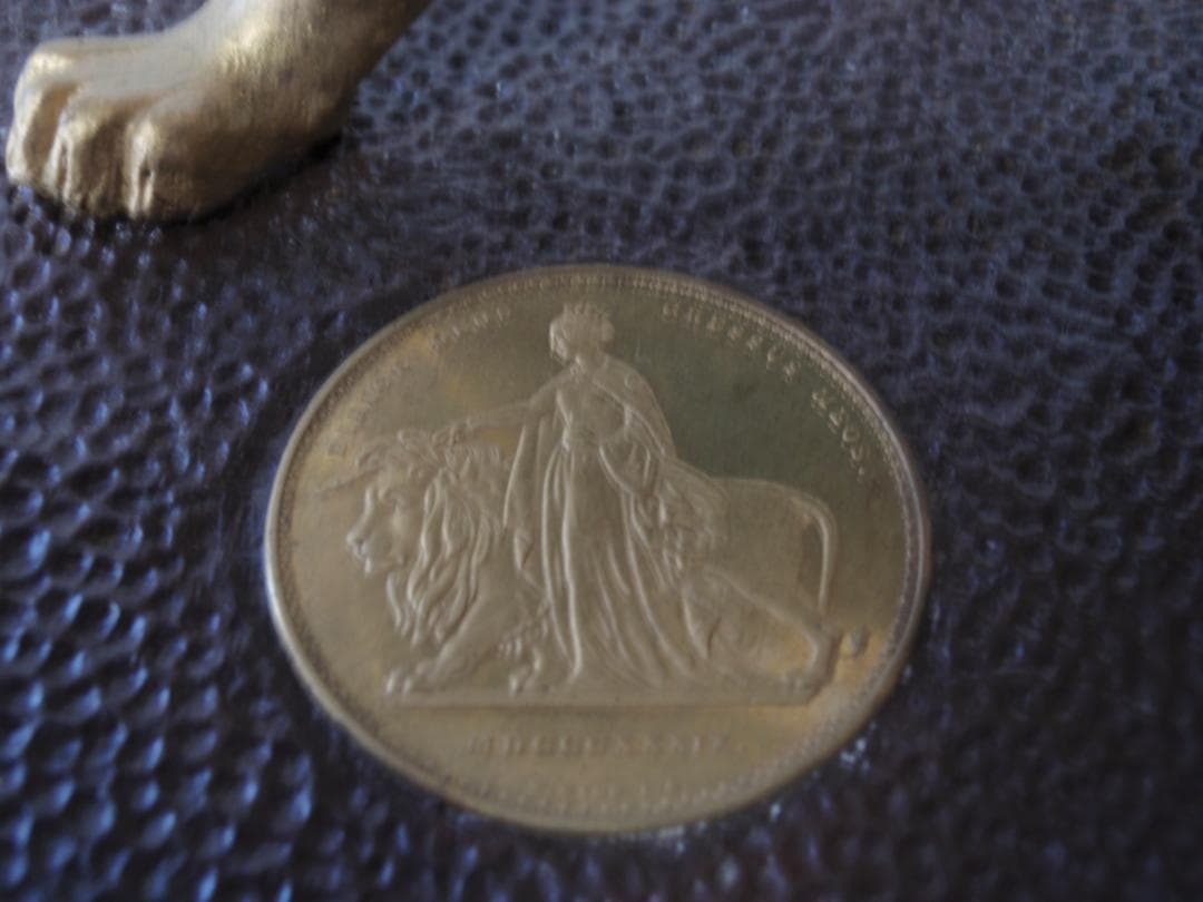 英国ビクトリア女王☆ウナとライオン☆