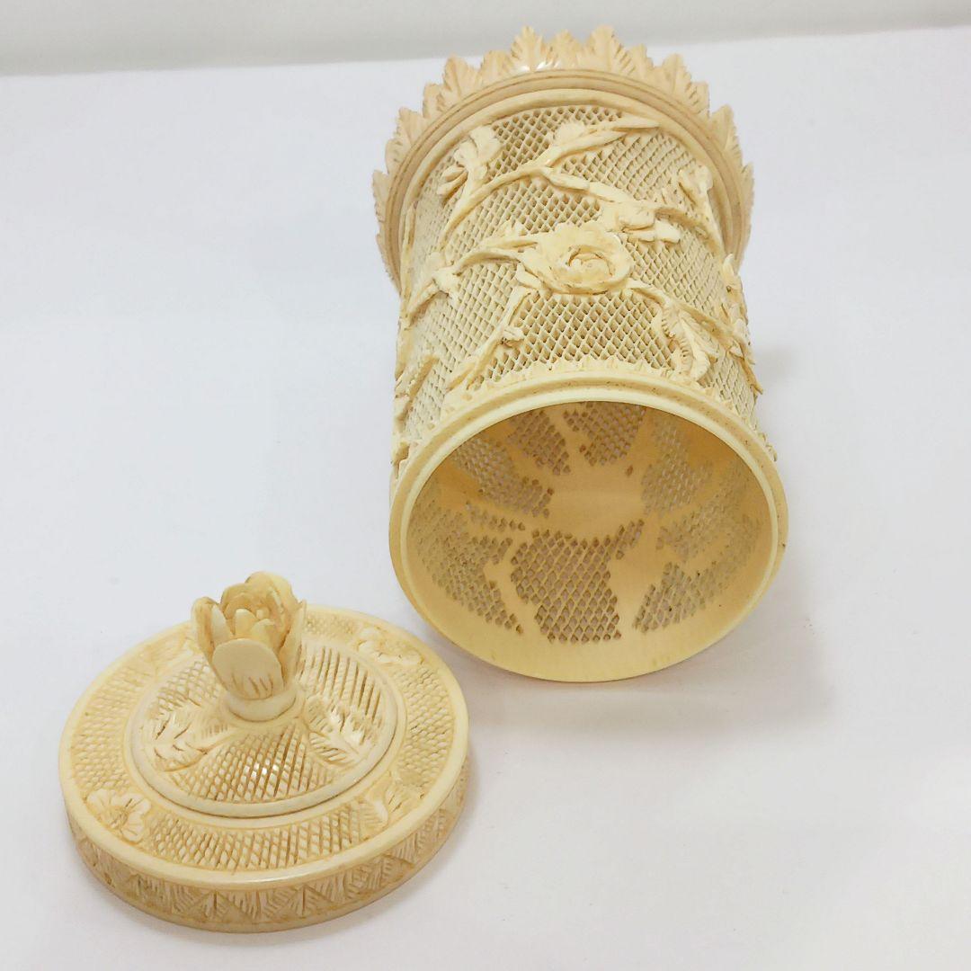 Y2556 高級彫刻 透かし彫り 花彫刻 蓋物 総重量89.7g