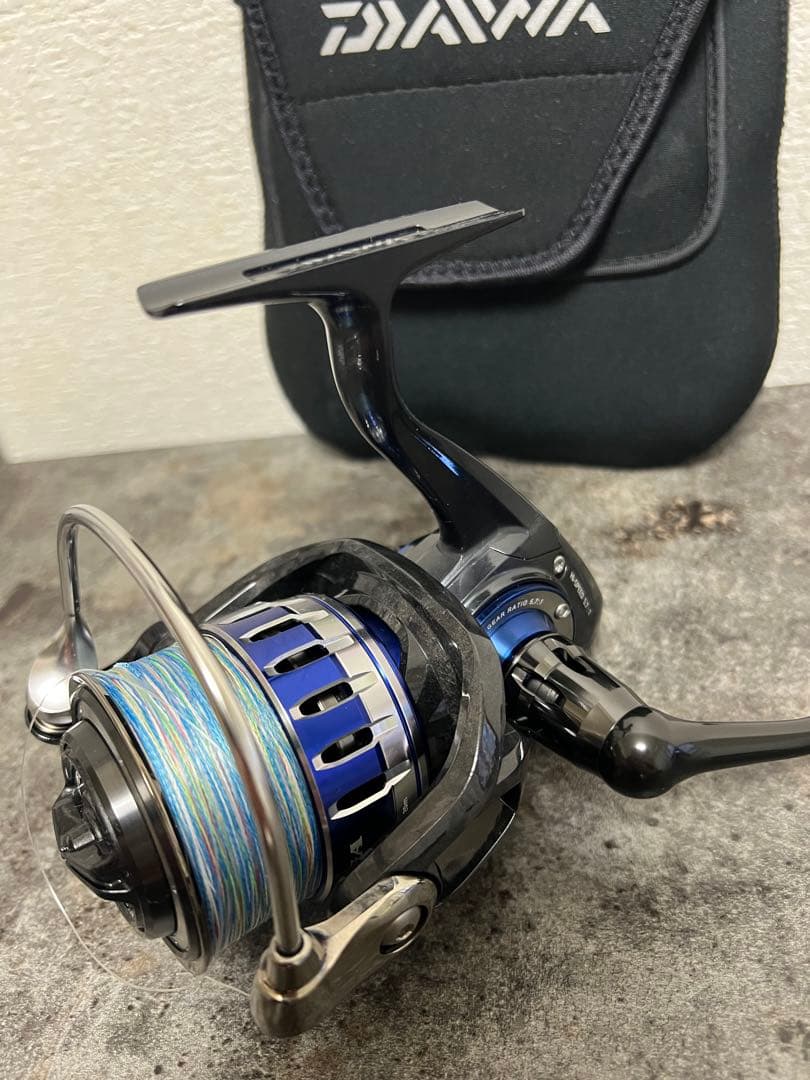 新品未使用 Daiwa ダイワSALTIGA 4000H スピニングリール