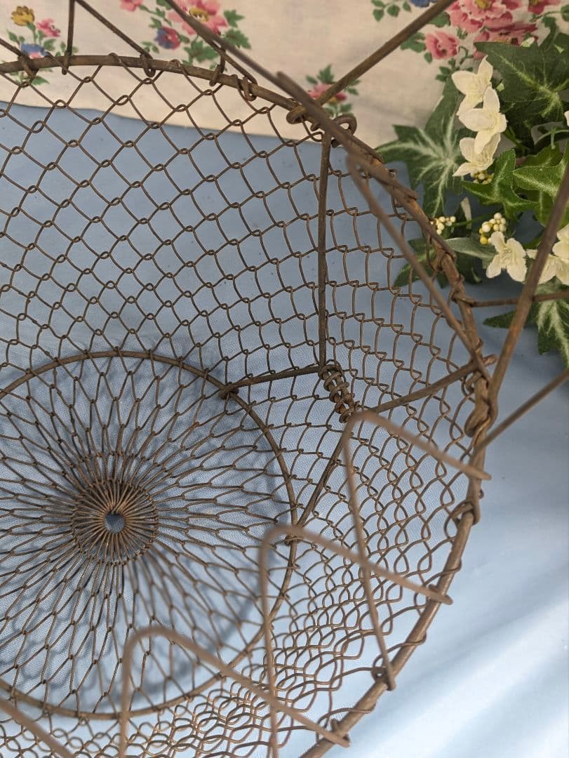 イギリス アンティーク ワイヤーバスケット 両サイド固定金具付き