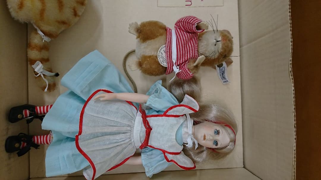 シュタイフ   1986 Alice & HerFriends