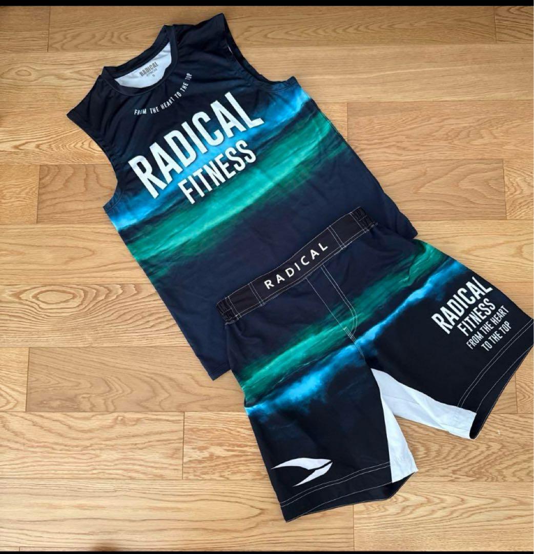 RADICAL FITNESS タンクトップ　ショートパンツセット