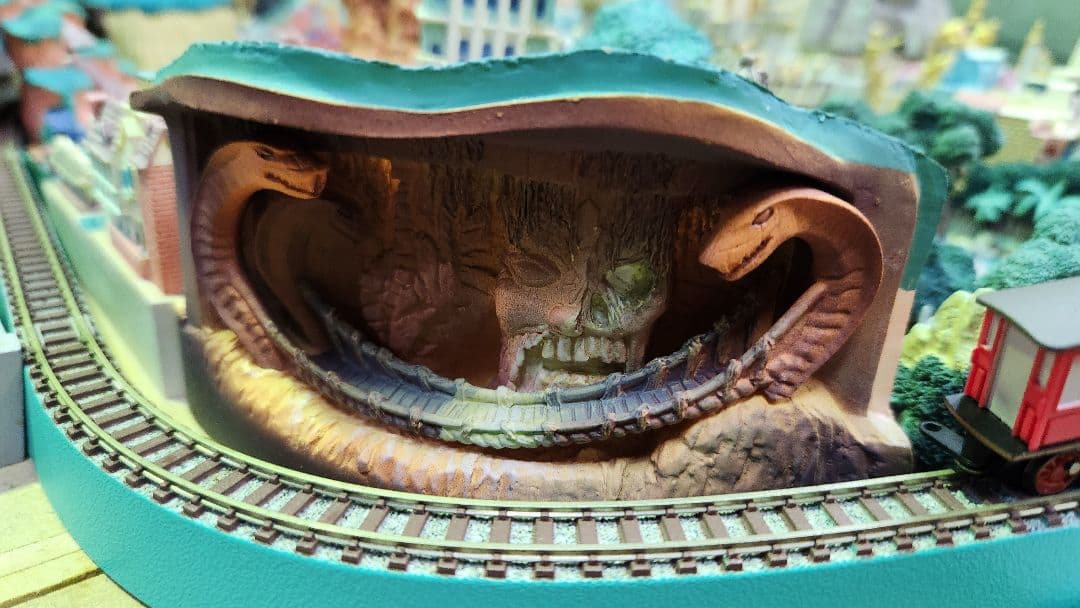 デアゴスティーニ　マイディズニーランド　完成品　引取希望　状態写真で確認要