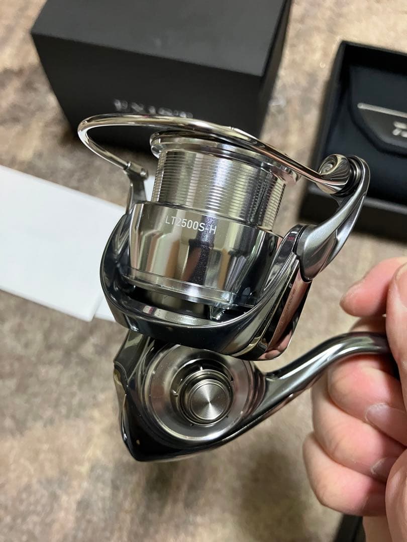 DAIWA EXIST LT2500S-H リール