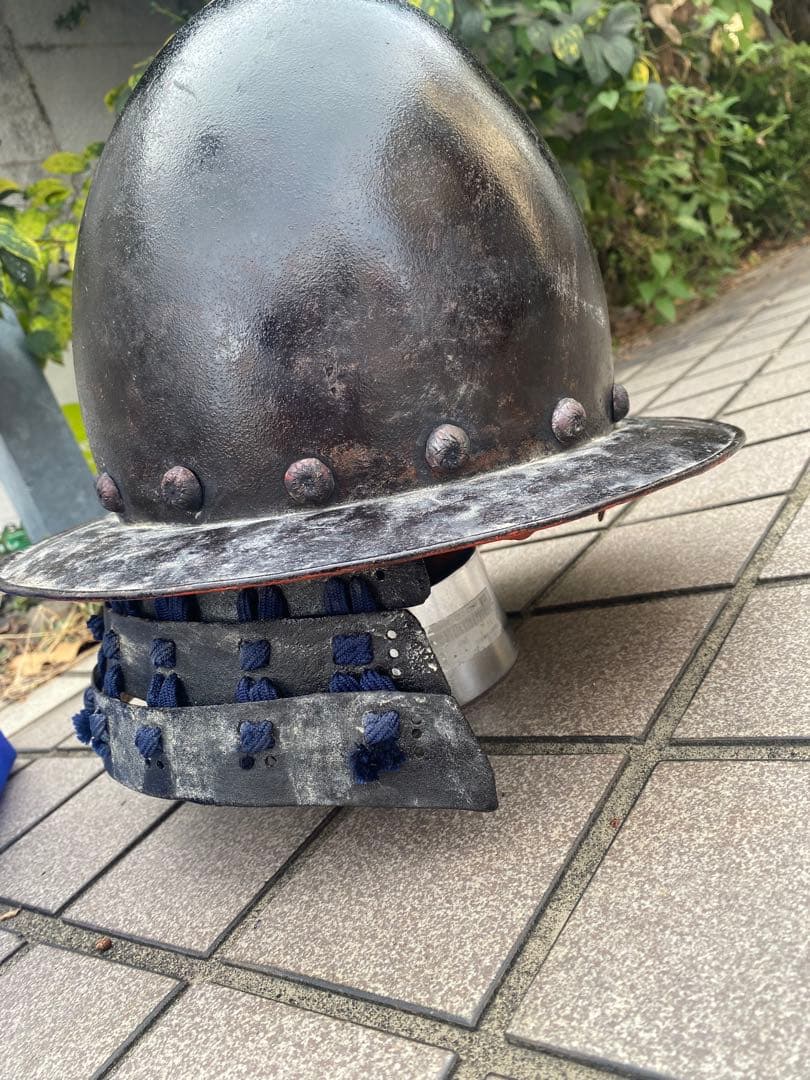 古い兜　ももなり兜？　甲冑　アンティーク　インテリア　時代武具　漆
