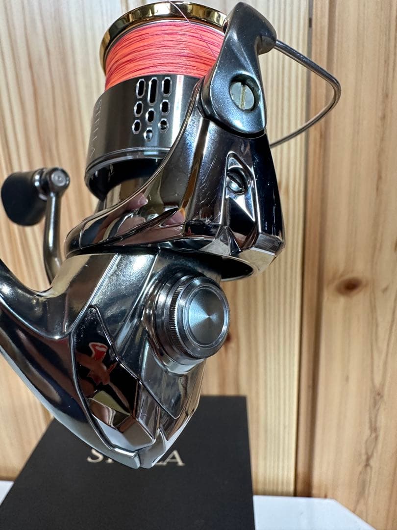 シマノ　リール　18ステラ c2000shg