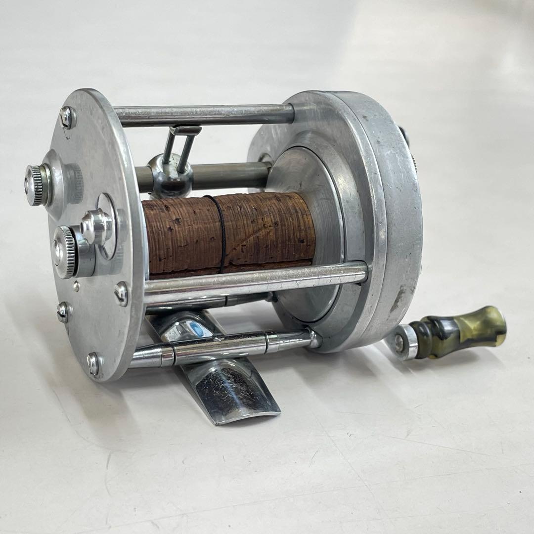 1940年 PFLUEGER SUPREME 1573 ダイレクトリール