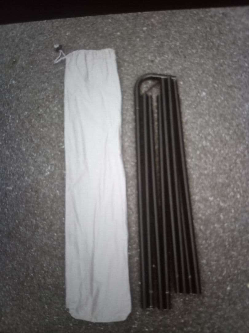 ソロキャンプにオススメ5点セットです　テントやテーブル、焚き火台など