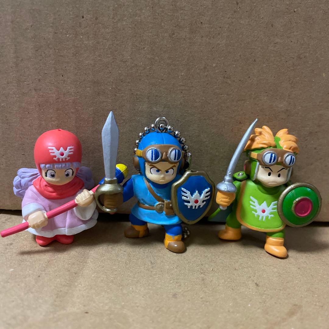 ドラゴンクエスト フィギュア　キャラクターキーホルダー　人形3コ