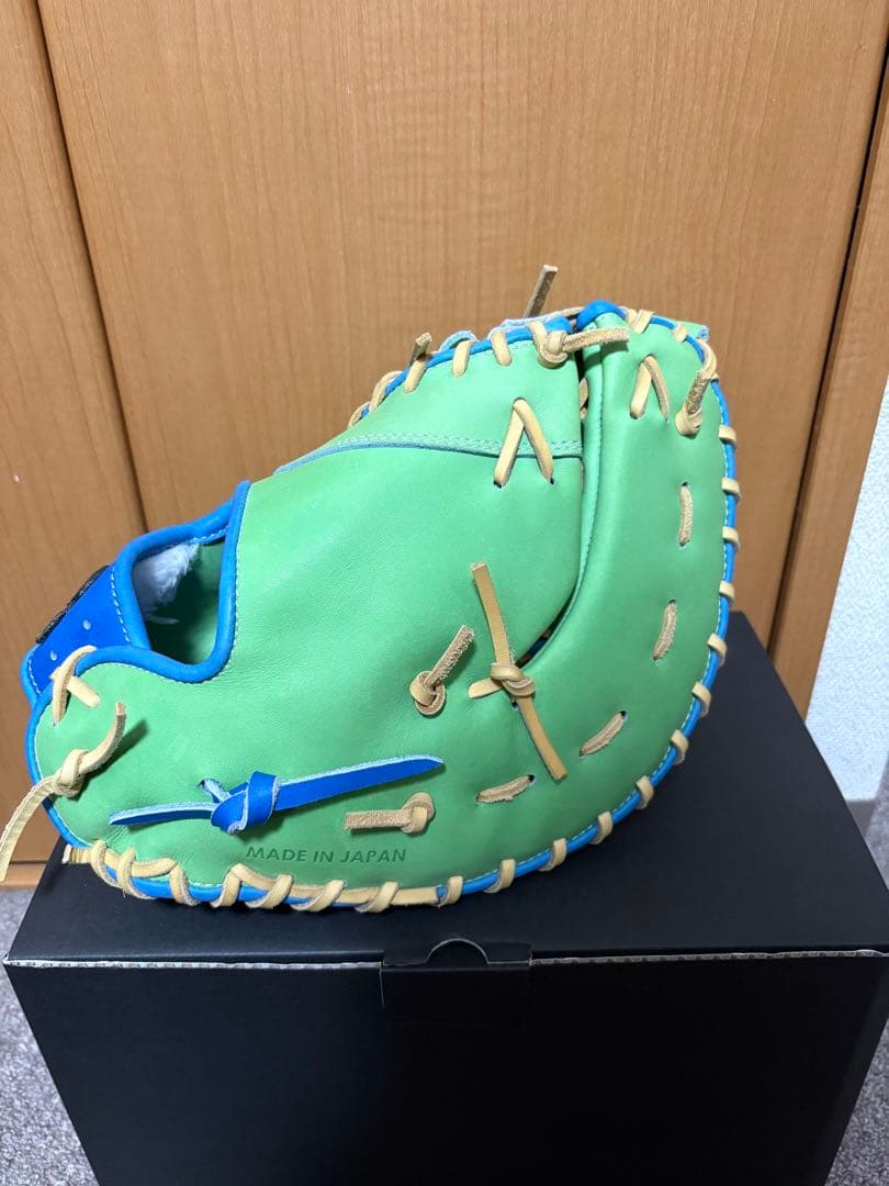 ベースマン端材軟式ファーストミット左投用