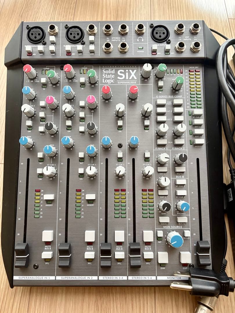 Solid State Logic SIX アナログミキサー　付属品一色