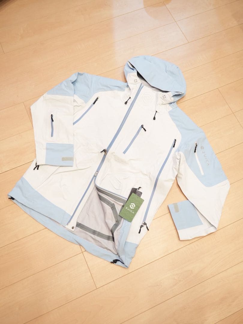 ZUICA スキーウェア上下　【新品】