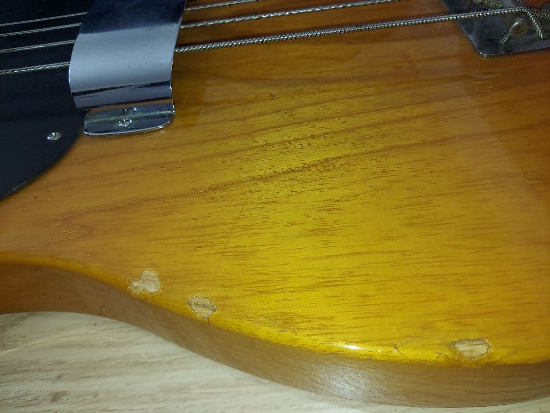 フェンダーエレキベース テレキャスタータイプ