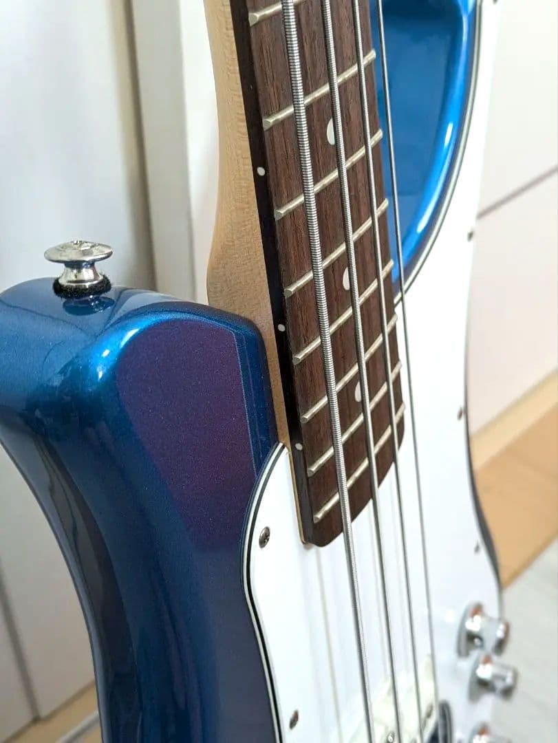 YAMAHA ヤマハ　SBV550 エレキギター　ブルー　動作未確認