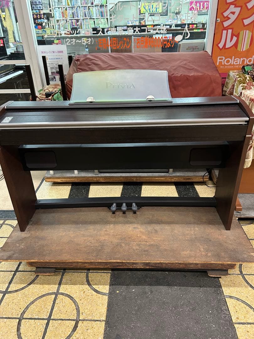 超価格、カシオ電子ピアノPX700、ピアノ強弱タッチ付き、人気のコンパクト仕様♪