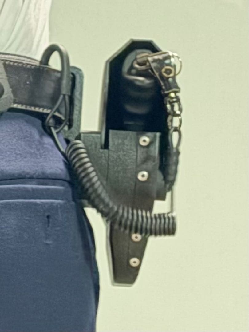 【希少】警察 新型拳銃入れ（一部破損品）