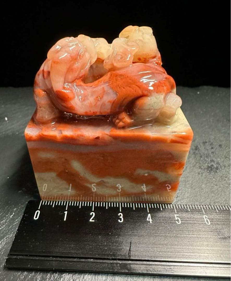 61 大印面瑞獣高級ラオス石　手彫り　篆刻　書道　印材　落款　遊印　雅号印　箱付