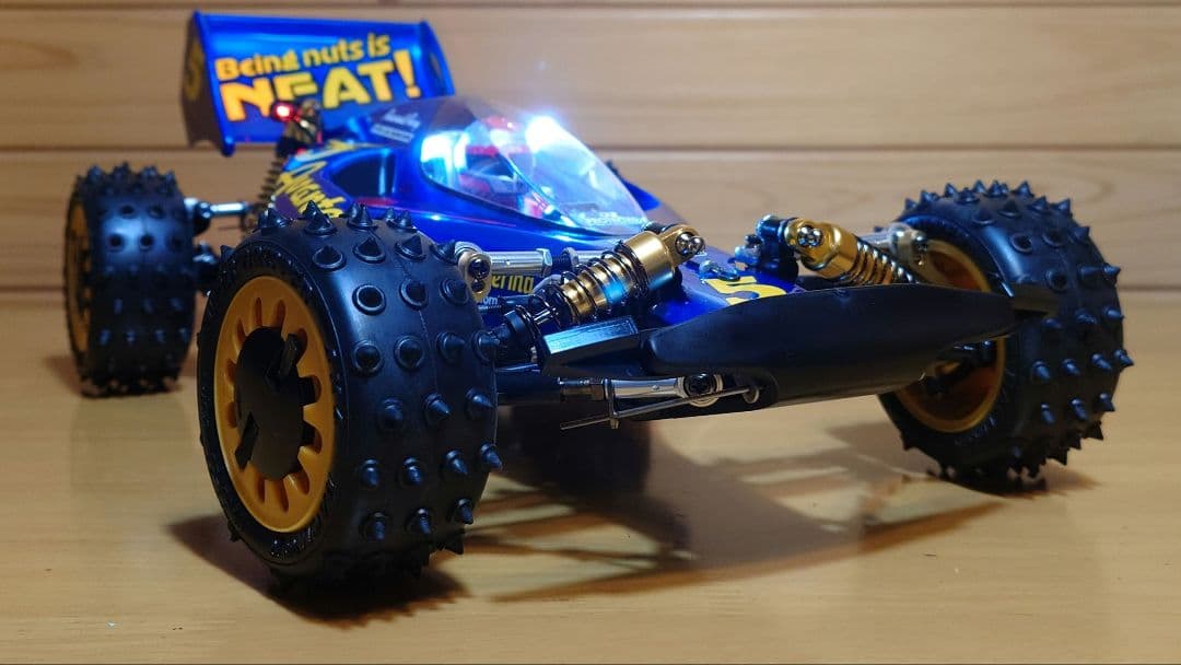 タミヤRCアバンテ (2011)LEDライト付プロポ＆バッテリー充電器付完成品