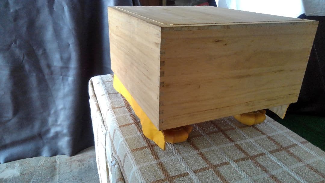 【国産　本榧　将棋盤　6寸　天柾】