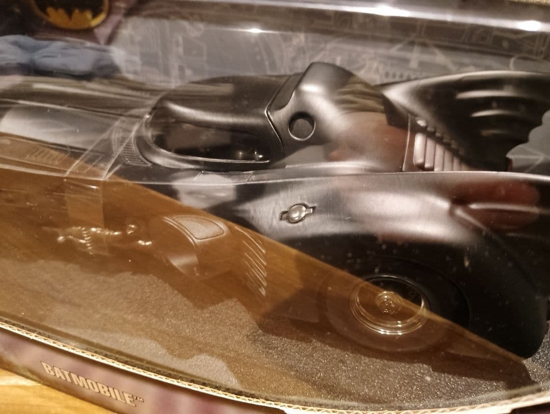 1/18 ホットウィール　バットマン　バットモービル　ミニカー