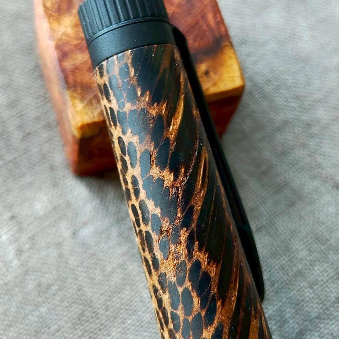 クジャクヤシ　ハンドメイド　木軸シャープペン　0.5mm　天然木　ブラック