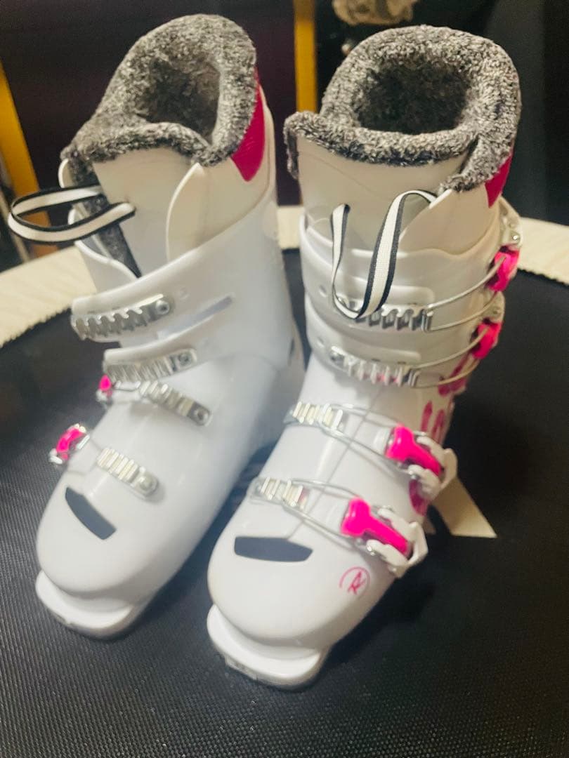 ROSSIGNOL ロシニョール スキー ブーツ 23センチ　ガールズ