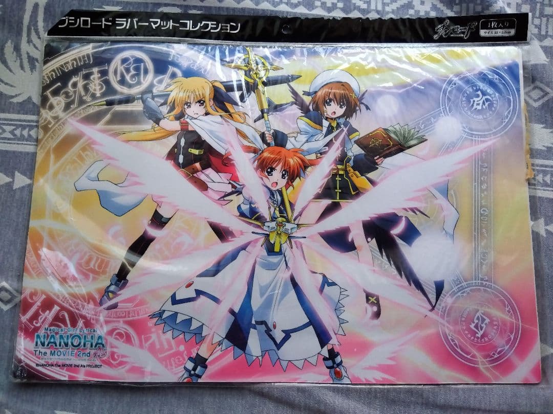 ブシロード　ラバー　プレイマット　なのは