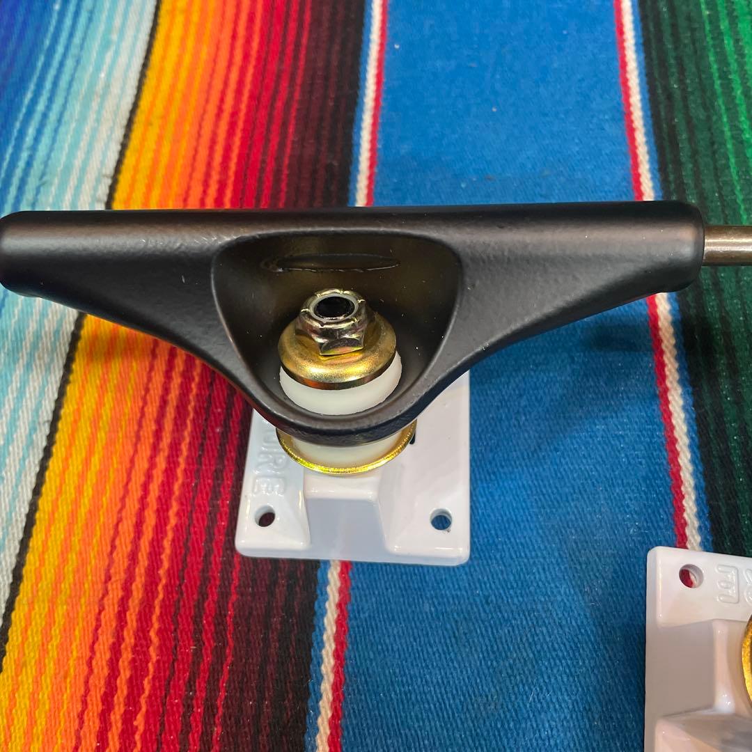 ベンチャー　Venture 5.2HI スケートボード トラック