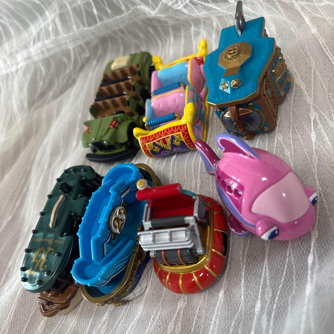 ディズニーキャラクター ミニカーセット