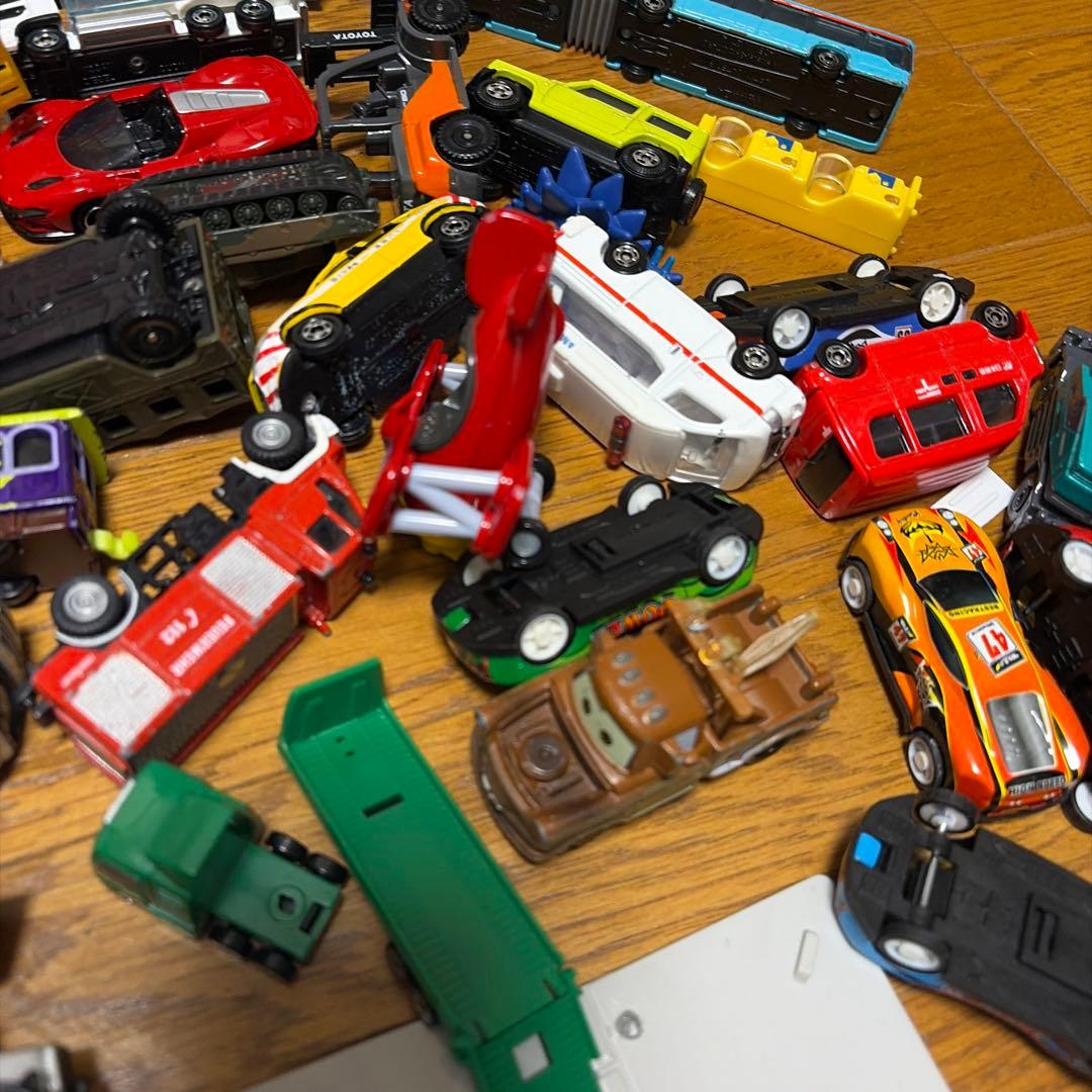 トミカ　乗り物おもちゃ　まとめ売り