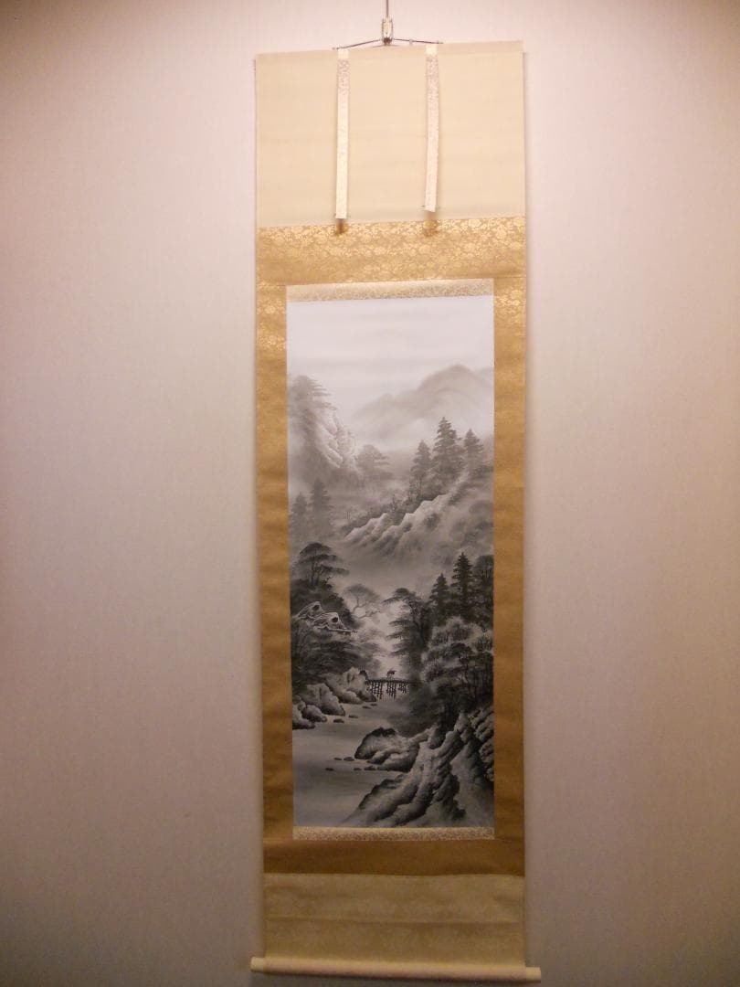 掛け軸  川口硯山 水墨山水 絹本 希少 軸装 茶道具 掛軸 美品 です。