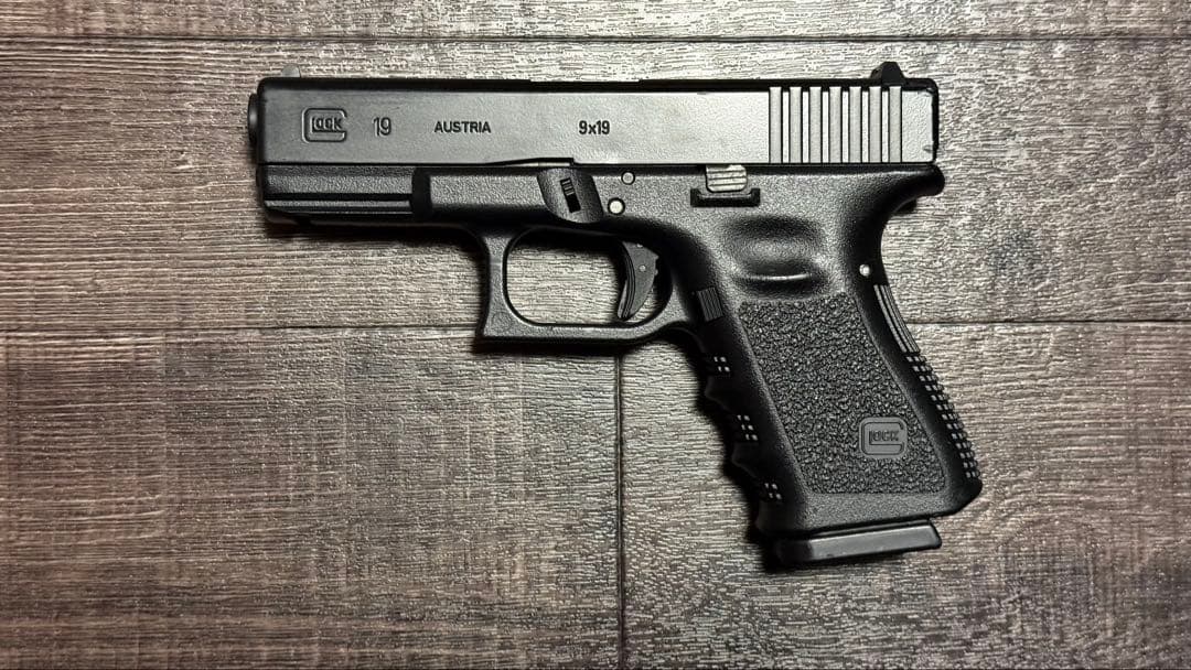 ハ*禁様 ™️GBB Glock19 Gen3 カスタムアウターバレル付き