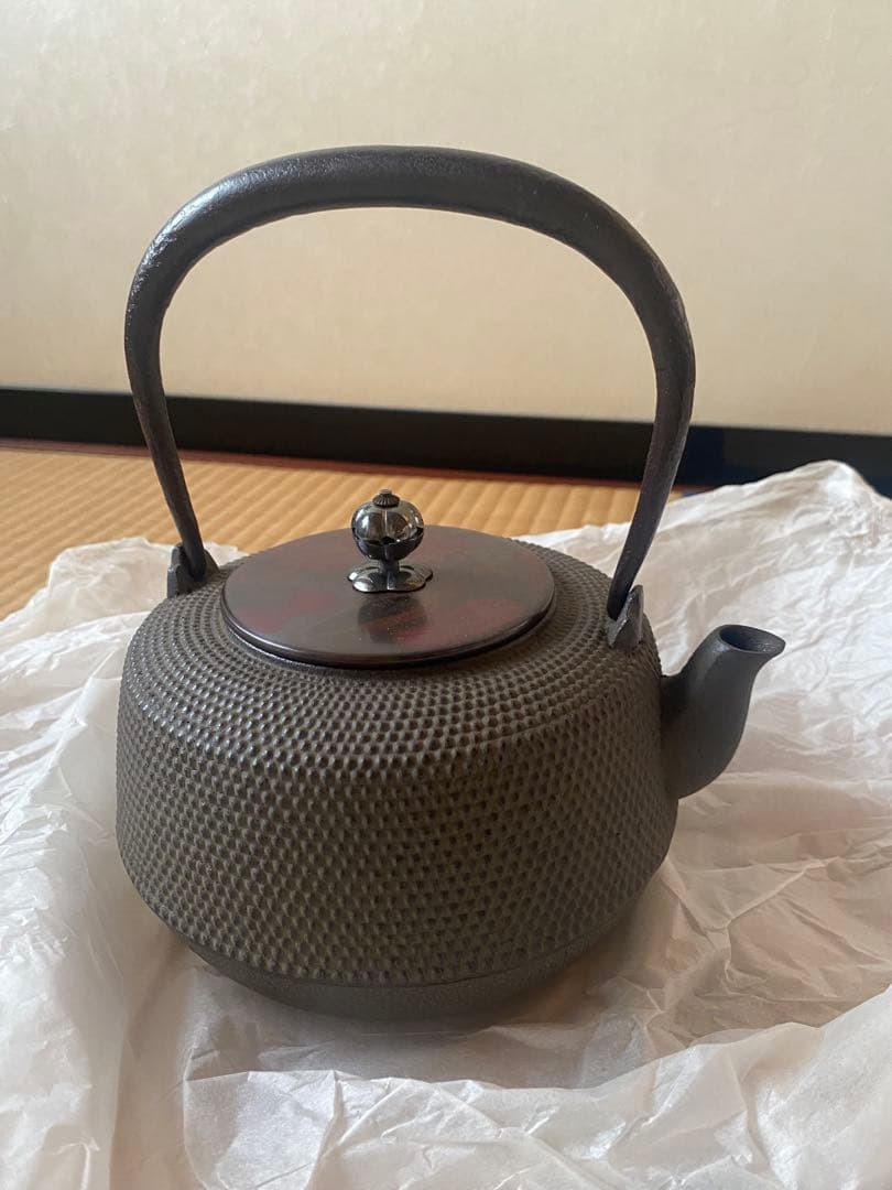 総アラレ　肩衝　鉄瓶