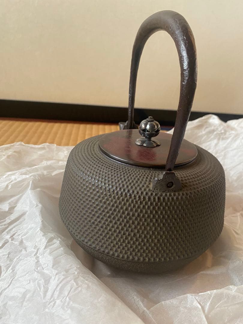 総アラレ　肩衝　鉄瓶