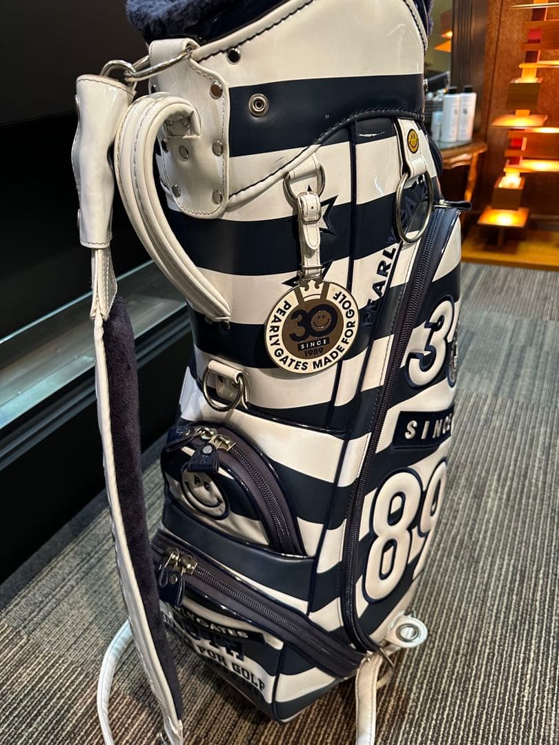 【希少】PEARLYGATES　30周年限定モデル　キャディバッグ　ボーダー