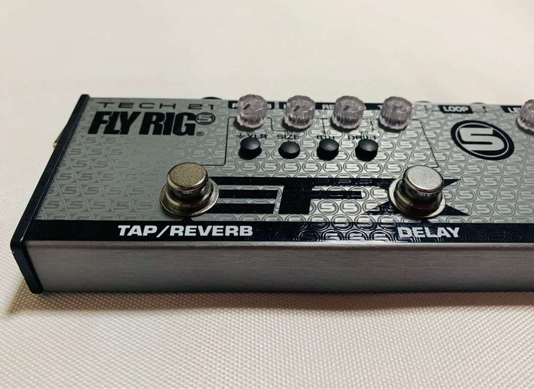 ギター TECH 21 FLY RIG 5 V2