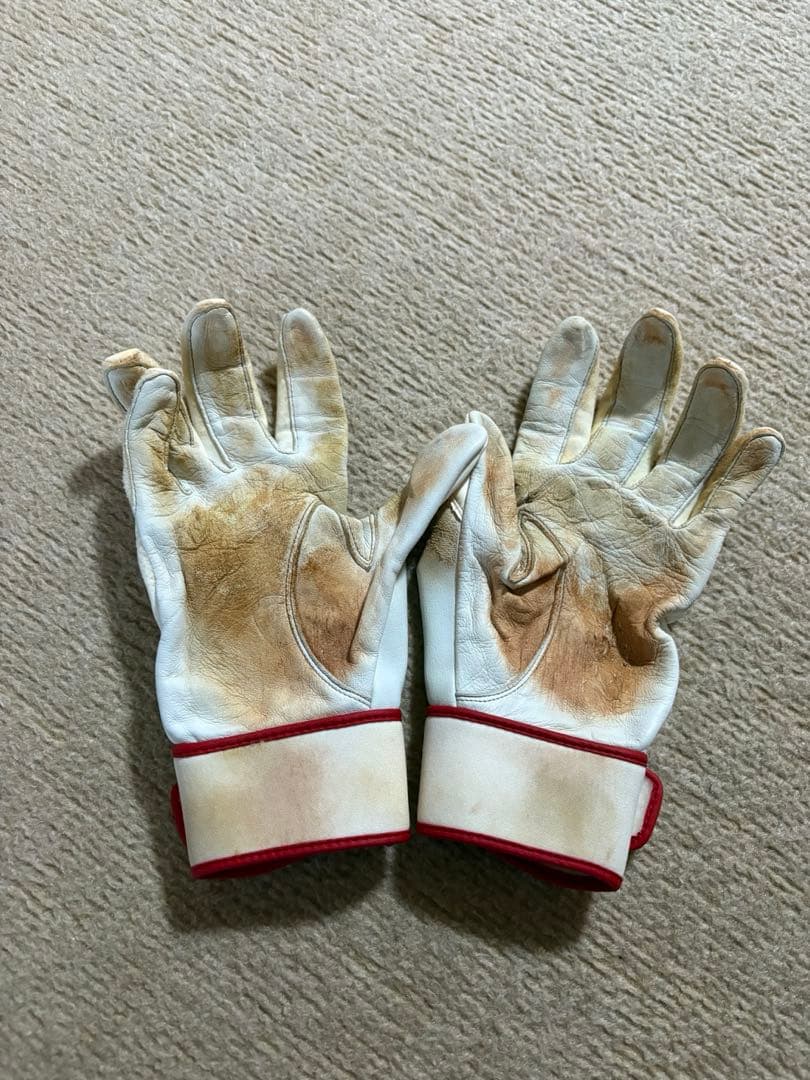 スワローズ　野球グローブ　塩見