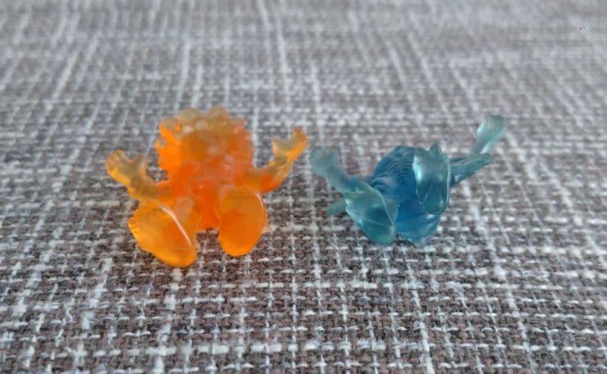 仮面ライダーBLACK 消しゴムフィギュア2体（ハチ怪人・アネモネ怪人）