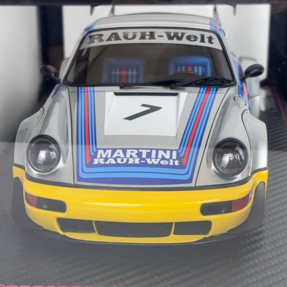 極美品 イグニッションモデル 1/18 RWB 964 With Engine